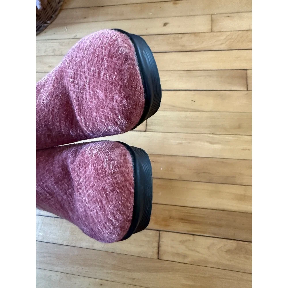 Bernie Mev velvet wedge bootie sally slip‎ on in red